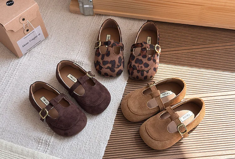 Mädchen Wildleder-Slipper mit weicher Sohle – Flexible Slip-On-Schuhe für Kleinkinder & Kinder, bequeme Schulschuhe im Vintage-Stil – Detail 1