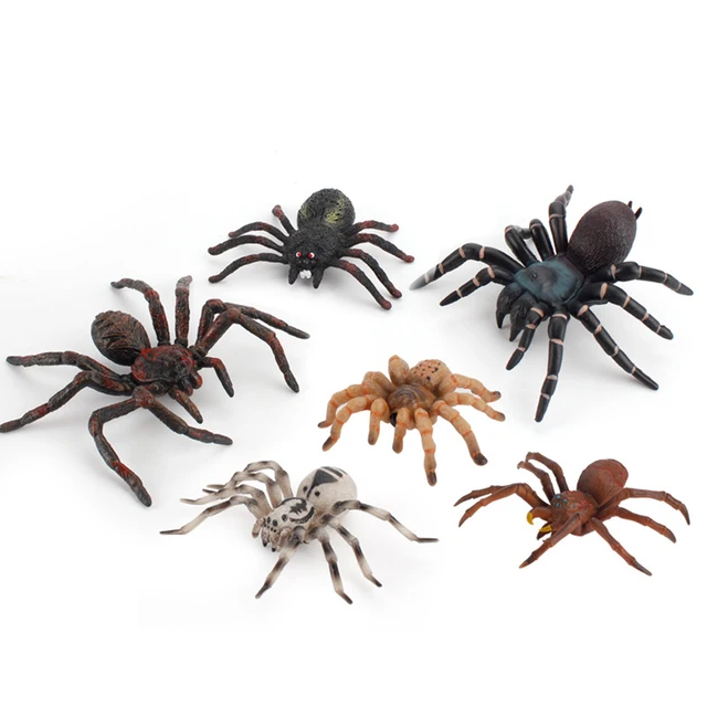 현실적인 타란툴라 피규어로 야생 동물 세계의 매력에 빠져보세요