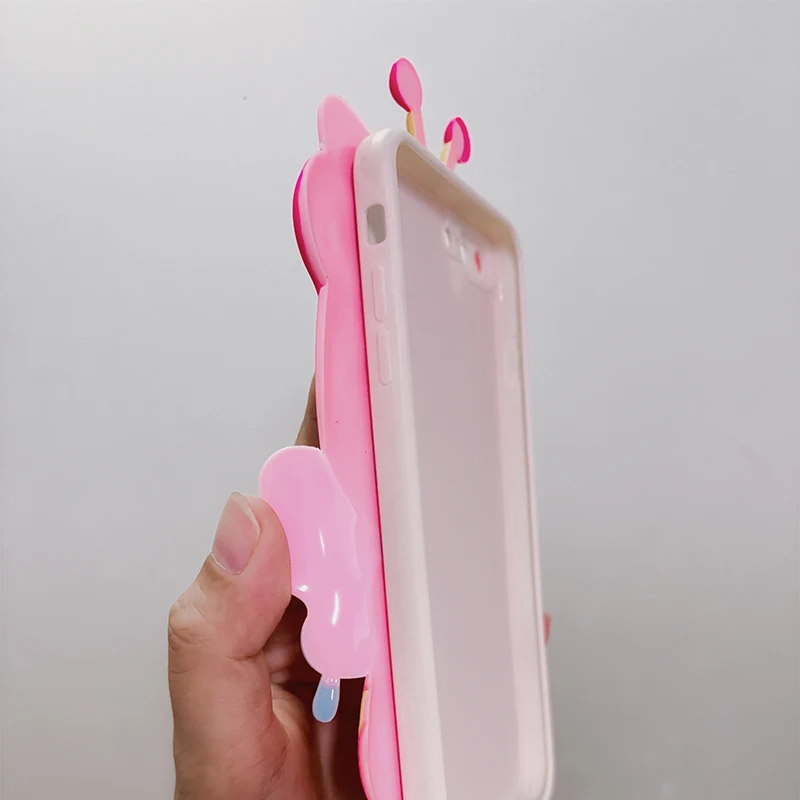 ハローキティ 携帯電話ケース ピンク　ミニ ハローキティ - BLACKPINK ジス愛用 キティちゃんiPhoneケースの