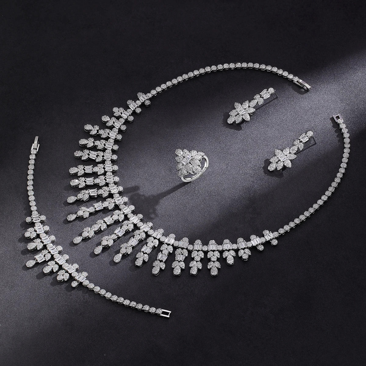 

2024 New 4-piece Super Luxury AAA Cubic Zirconia Wedding Party Dress Nigeria Dubai Bridal Jewelry Set