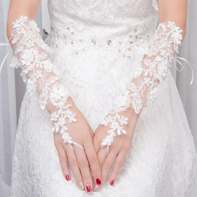 

Bride Lace White Wedding Gloves Floral Appliqued Bridal Wedding Accessories Glitter Pearls Photograph Mariage Banquet Gloves