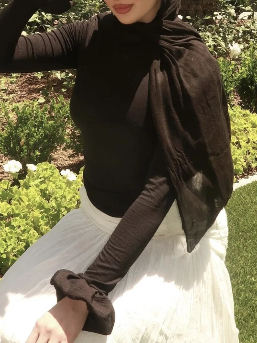 Ladies Autumn Knitwear Classic Style Sweater with Ribbed Texture and Turtleneck Collar for Chic Casual Look