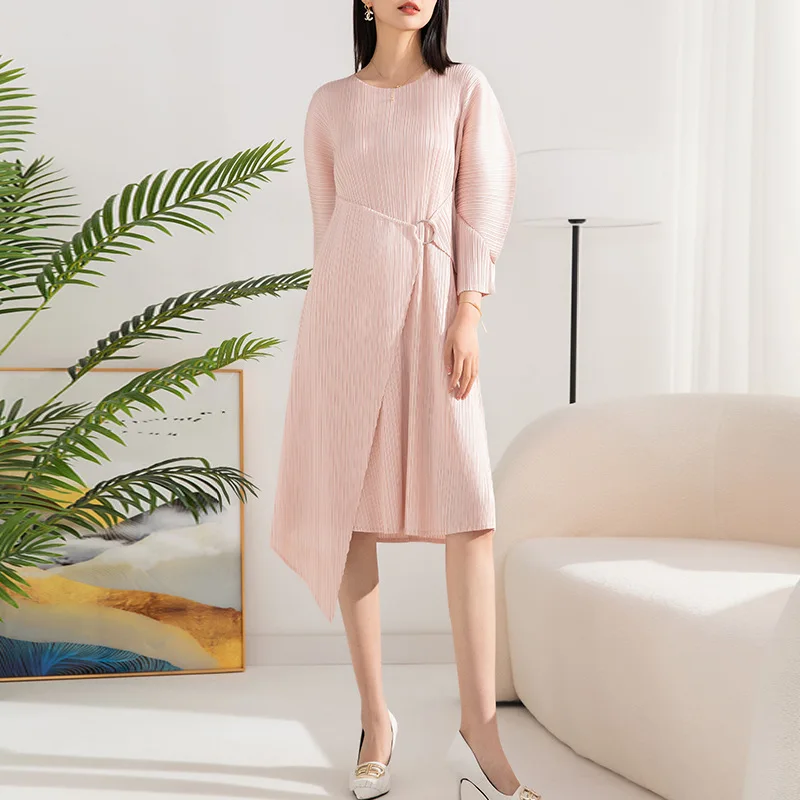 

Miyake Style Pleated Dress Women 2023 Spring New High-End and Fashionable Solid Color Round Neck Irregular Midi Pleated Dresses