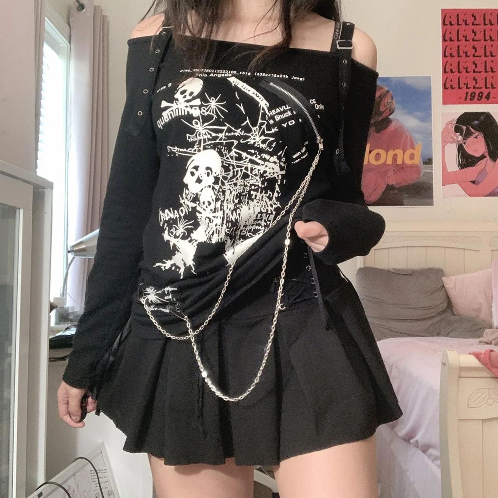 

Y2K Off Shoulder Printed T-Shirts with Chains Women Fashion Long Sleeve Black Loose Tops Streetwear Gothic Harajuku Shirts