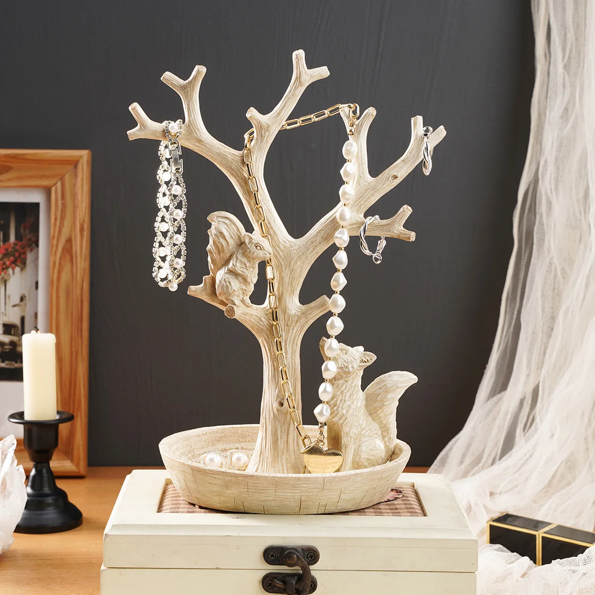 1PC, creative fox, squirrel and pine tree-shaped decorative jewelry box, simple fox and pine tree-shaped jewelry storage box