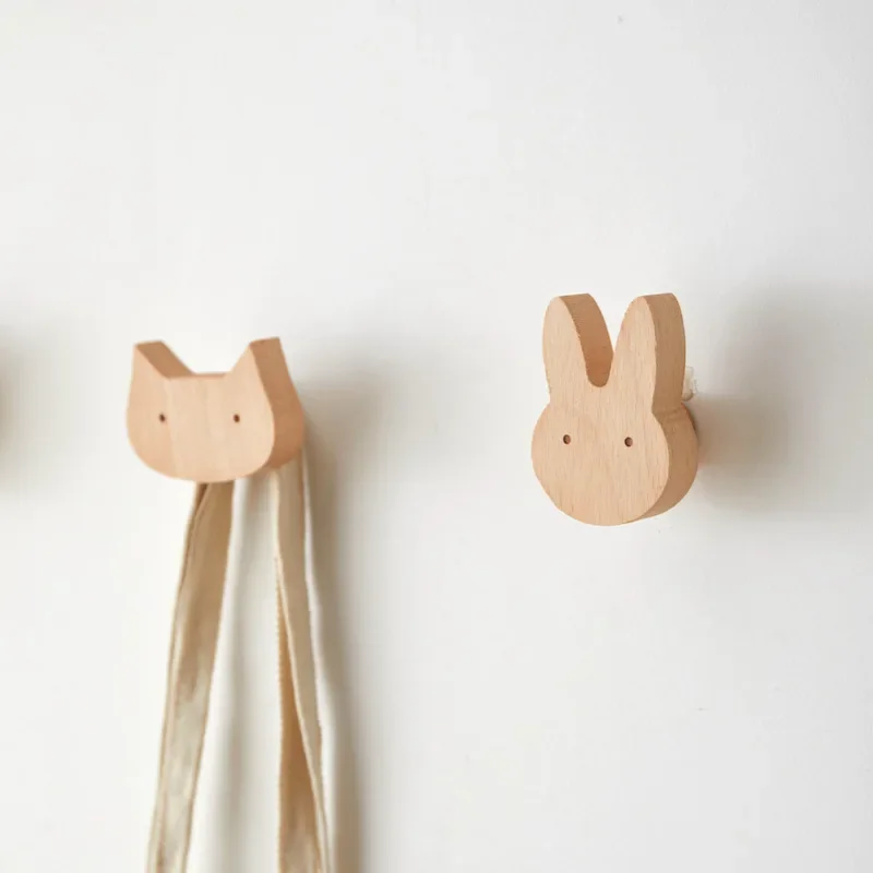 1pcs Wooden Hooks Cute Lion Elephant Giraffe Wall Keychain Coat Hook Room Decoration Solid Wood Hook Hanger Kitchen Accessories 5