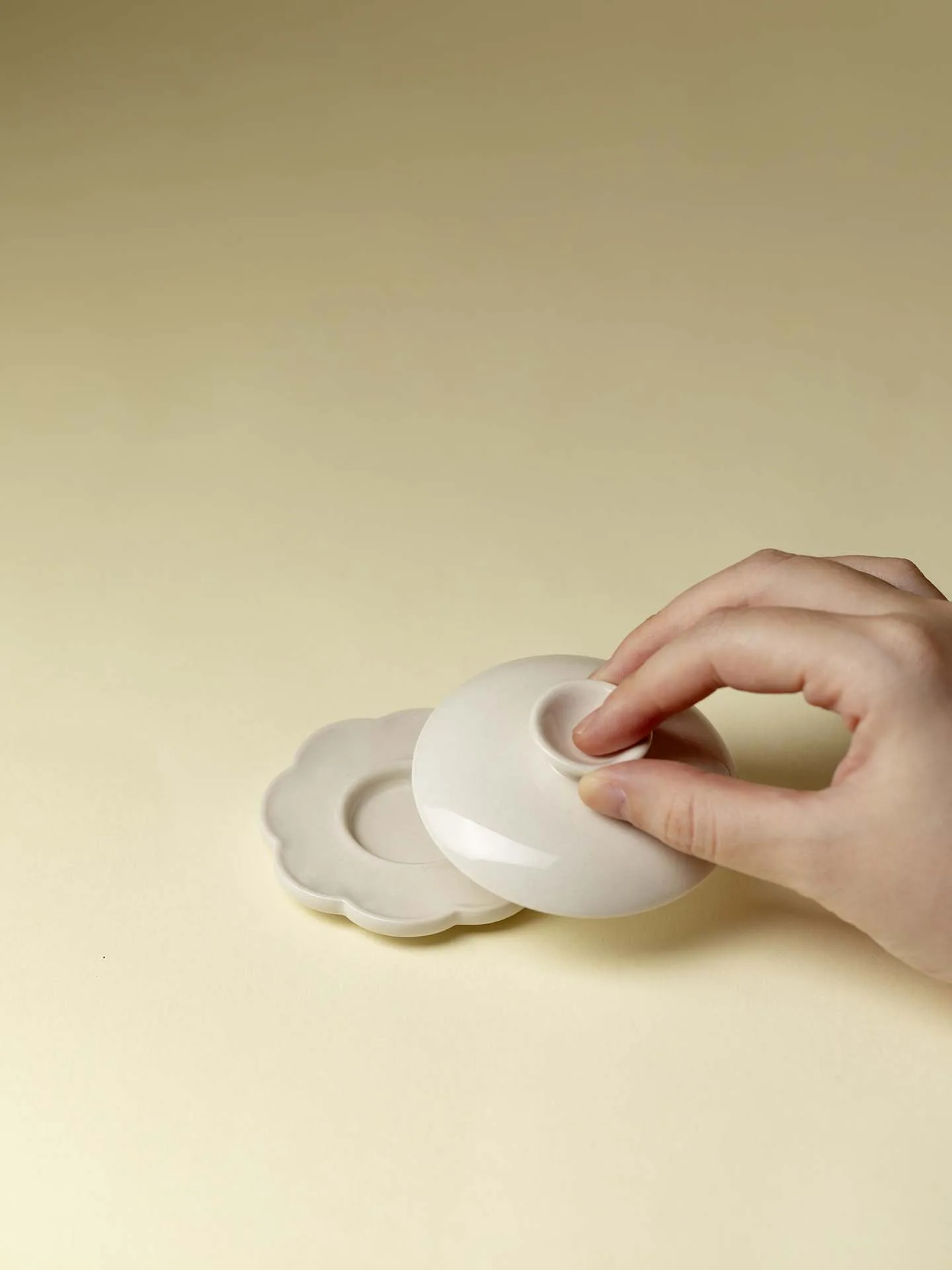 Rizuo 세라믹 티 트레이 매트 다도 용품 꽃무늬 재질 유약 차 주전자 뚜껑 차 컵 매트 공부차 도구