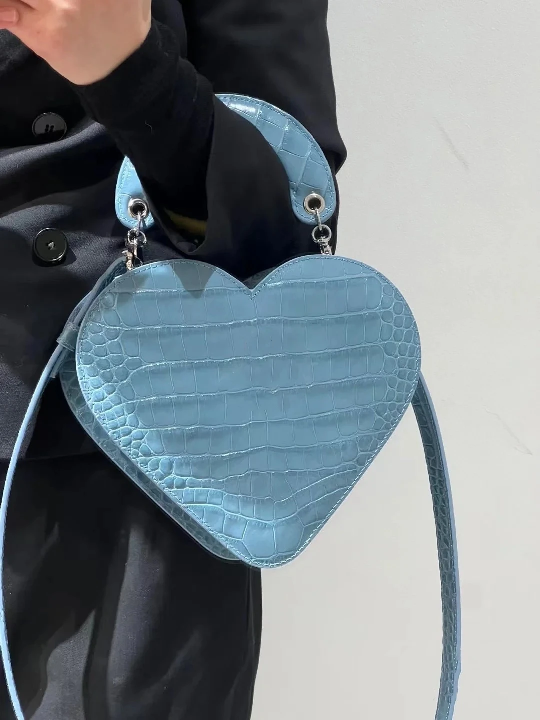 

Trend Custom Commuter Female Crossbody Bag Alligator Pattern Heart-Shaped Handbag Fashion Niche Design New Blue Love Satchel Bag