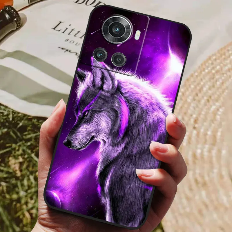 Black Silicone Soft Phone Cover with Lion and Wolf Design - Elegant Protective Case