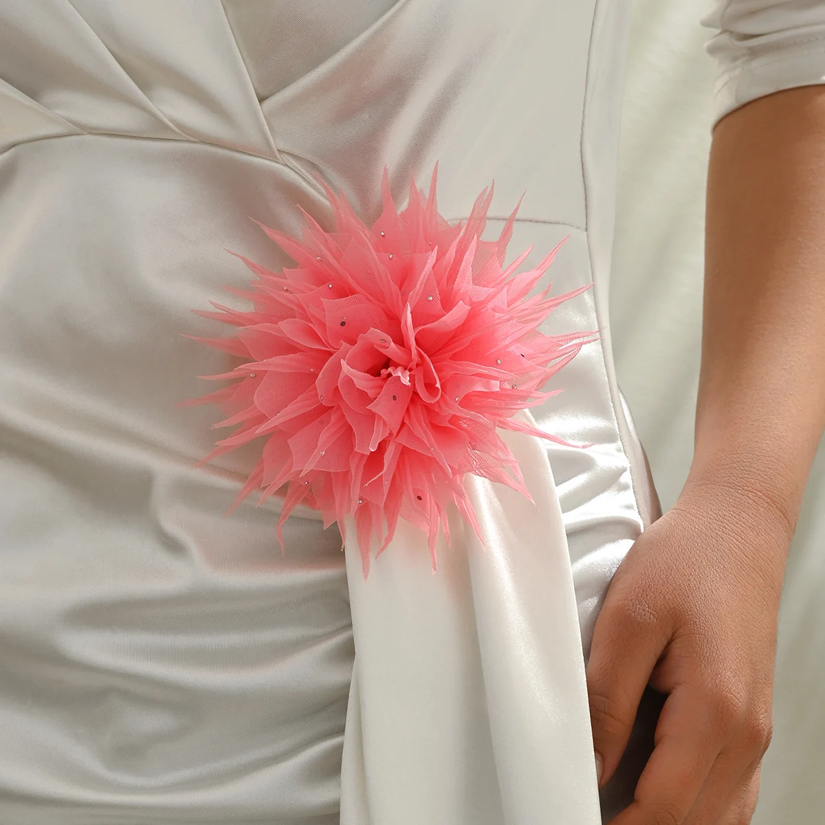 14CM French Retro Handmade Fabric Flower Brooch for Women Vintage Trend Multicolor Floral Lapel Pins Party Clothing Jewelry Gift