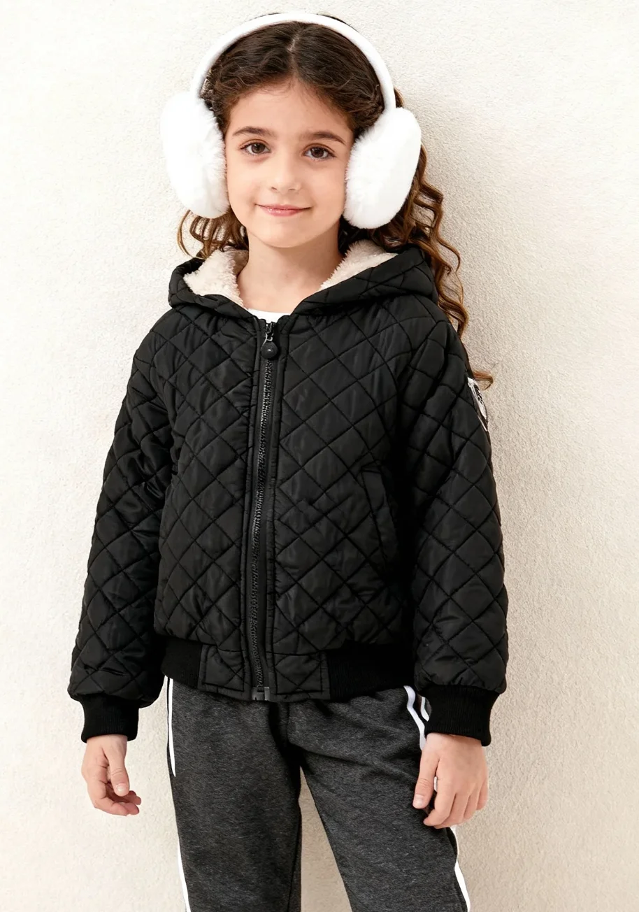 سترة بغطاء للرأس من فراء الضأن للفتيات للخريف والشتاء معطف خياطة بنمط الماس الدافئ للأطفال