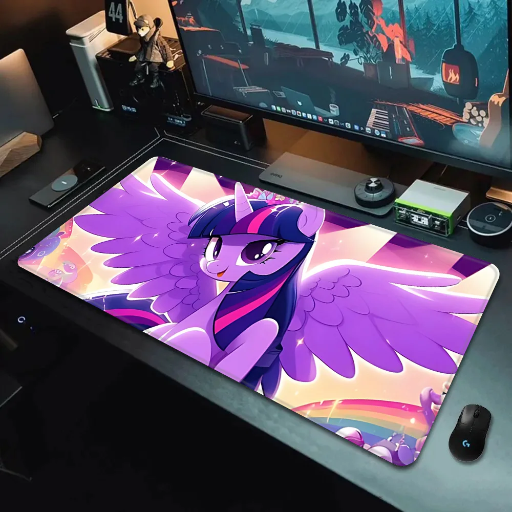 Enchanting Pony Design XL Mouse Pad - Non-Slip, Locking Edge, 90x40cm Desk Mat