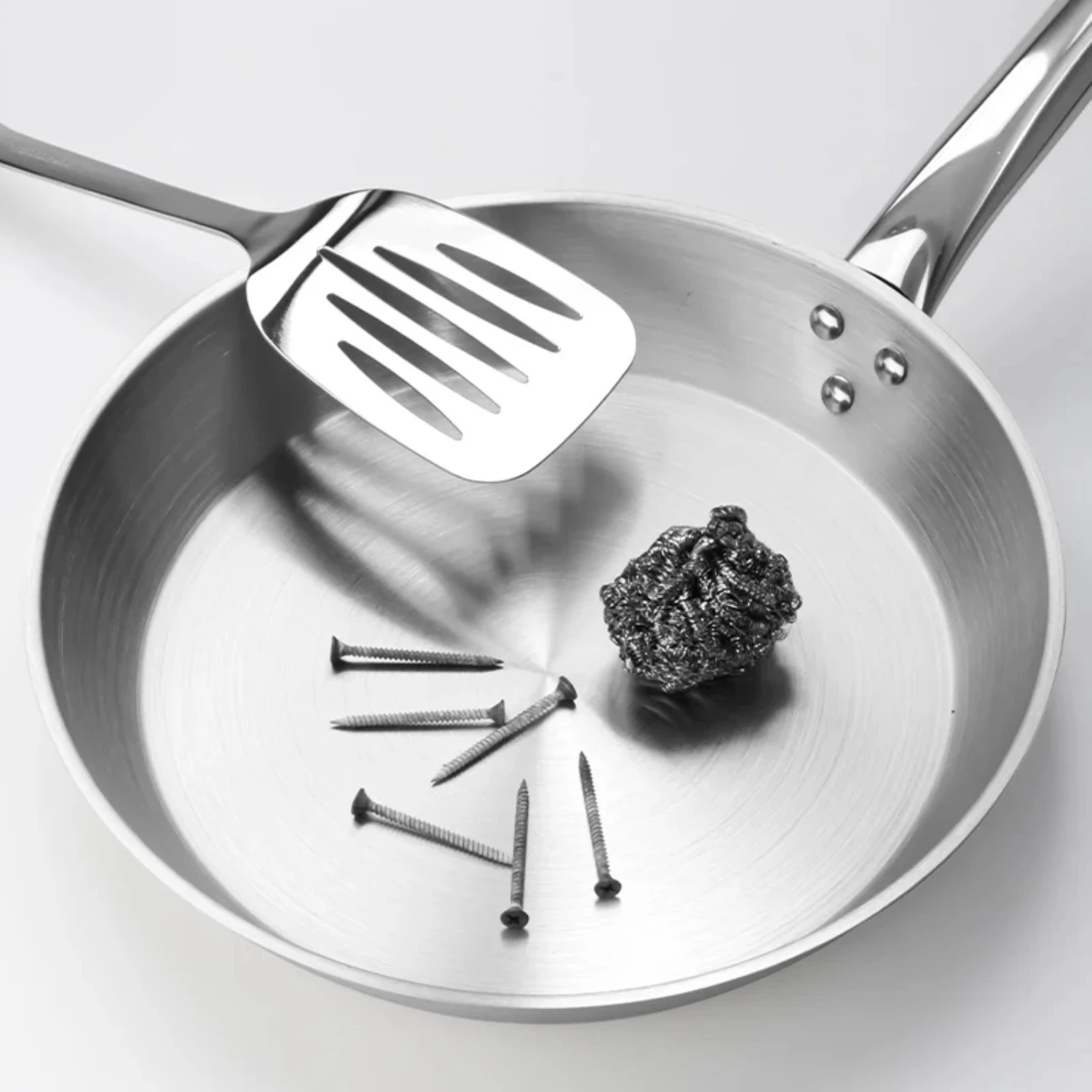 Frying Pan, High-Performance Skillet with Sleek Metallic Exterior, Stainless Steel Frying Pan Suitable For All Hob Types