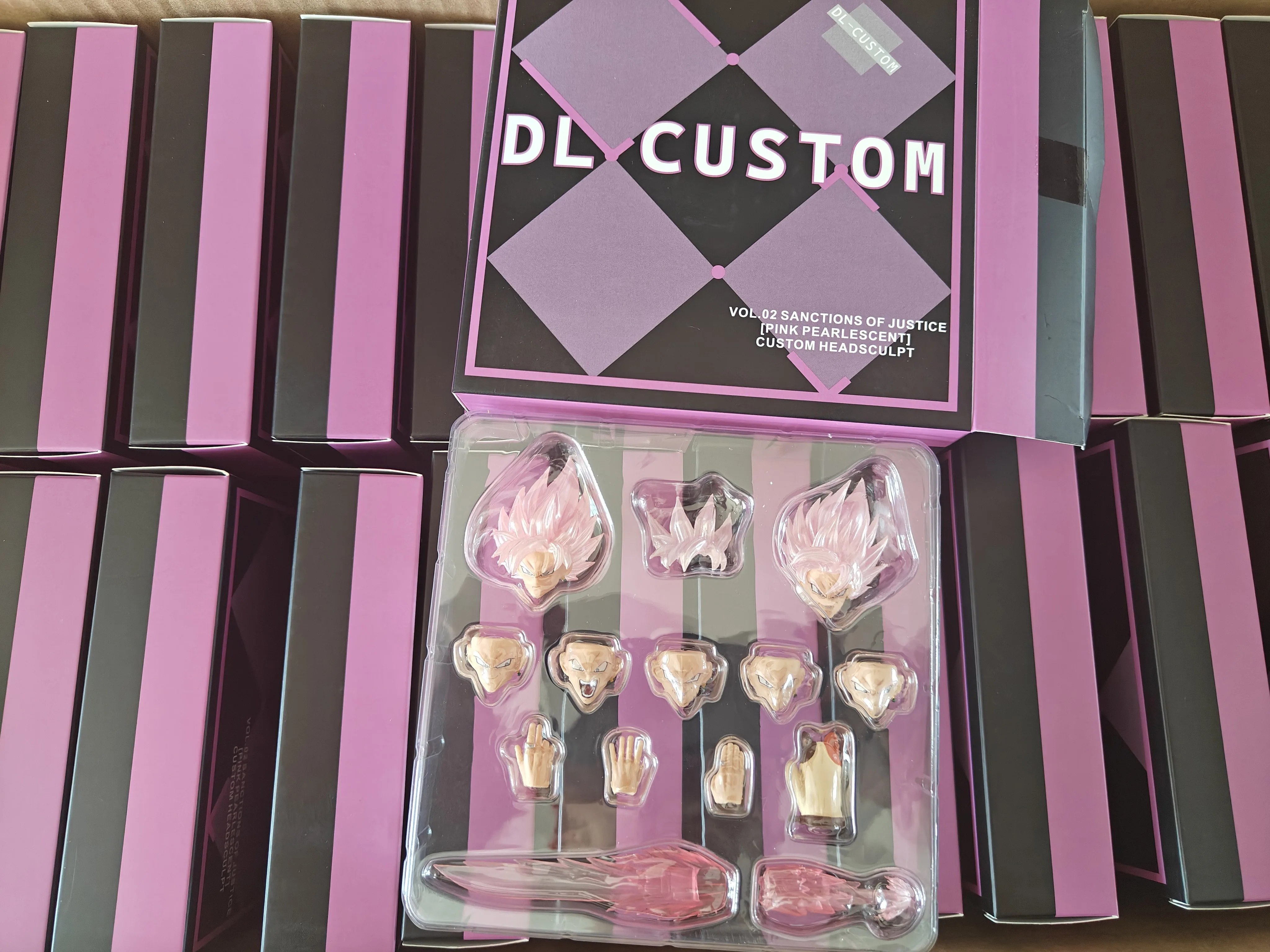 مجسم شخصية DBZ سايان روز أسود