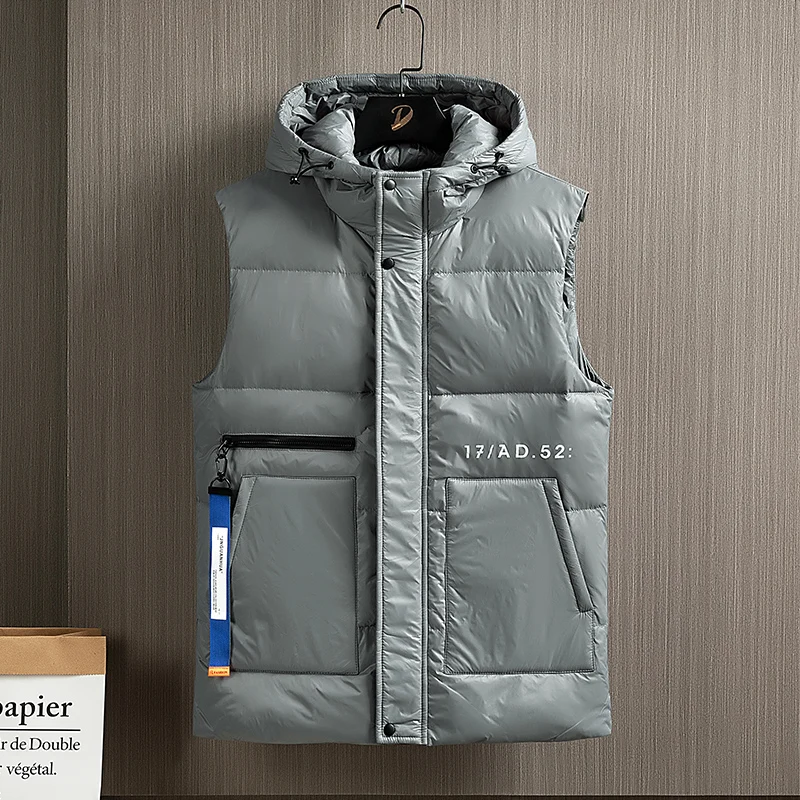 Рисунок 3 - Мужской однотонный пуховик с капюшоном