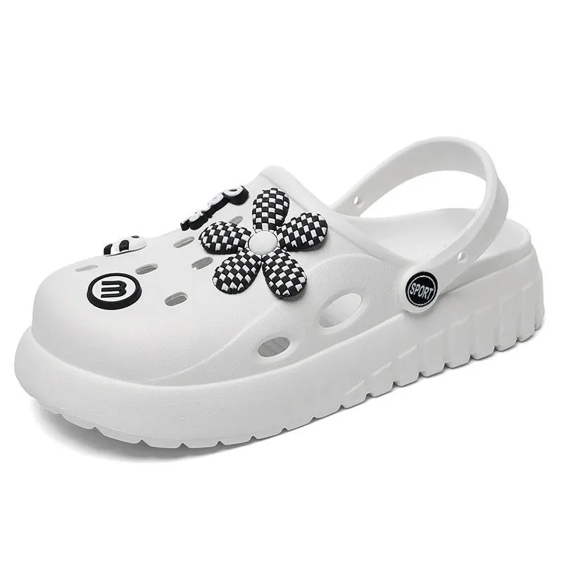 Women Clogs 2024 New Arrival Soft EVA Thick Platform Slippers Comfortable Garden Shoes Fashion Beach Sandals