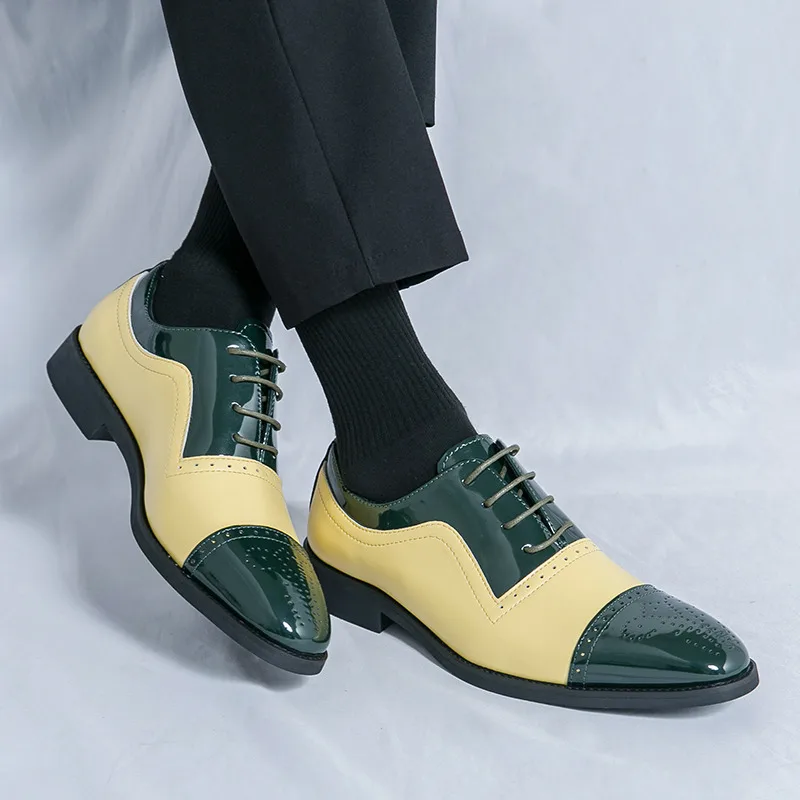 New Fashion Glitter Leather Casual Business Shoes for Men Pointed Toe Dress Shoes Men Luxury Brogue Zapatos Oxford Hombre