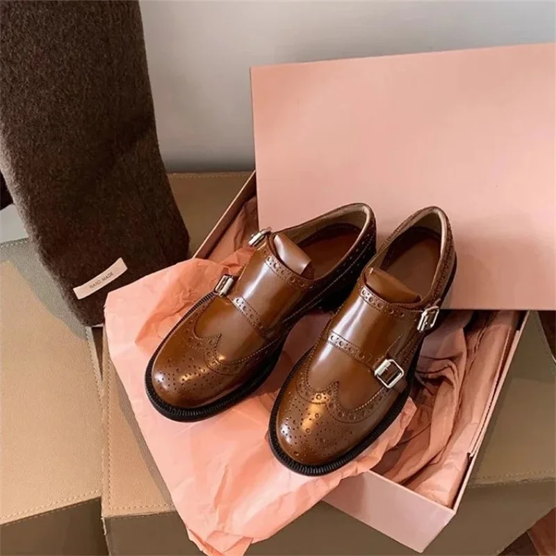 

Spring Autumn Loafer Women Shoes New British Style Exquisite Handmade Carved Small Leather Shoes BaroqueThick Heels Single Shoes