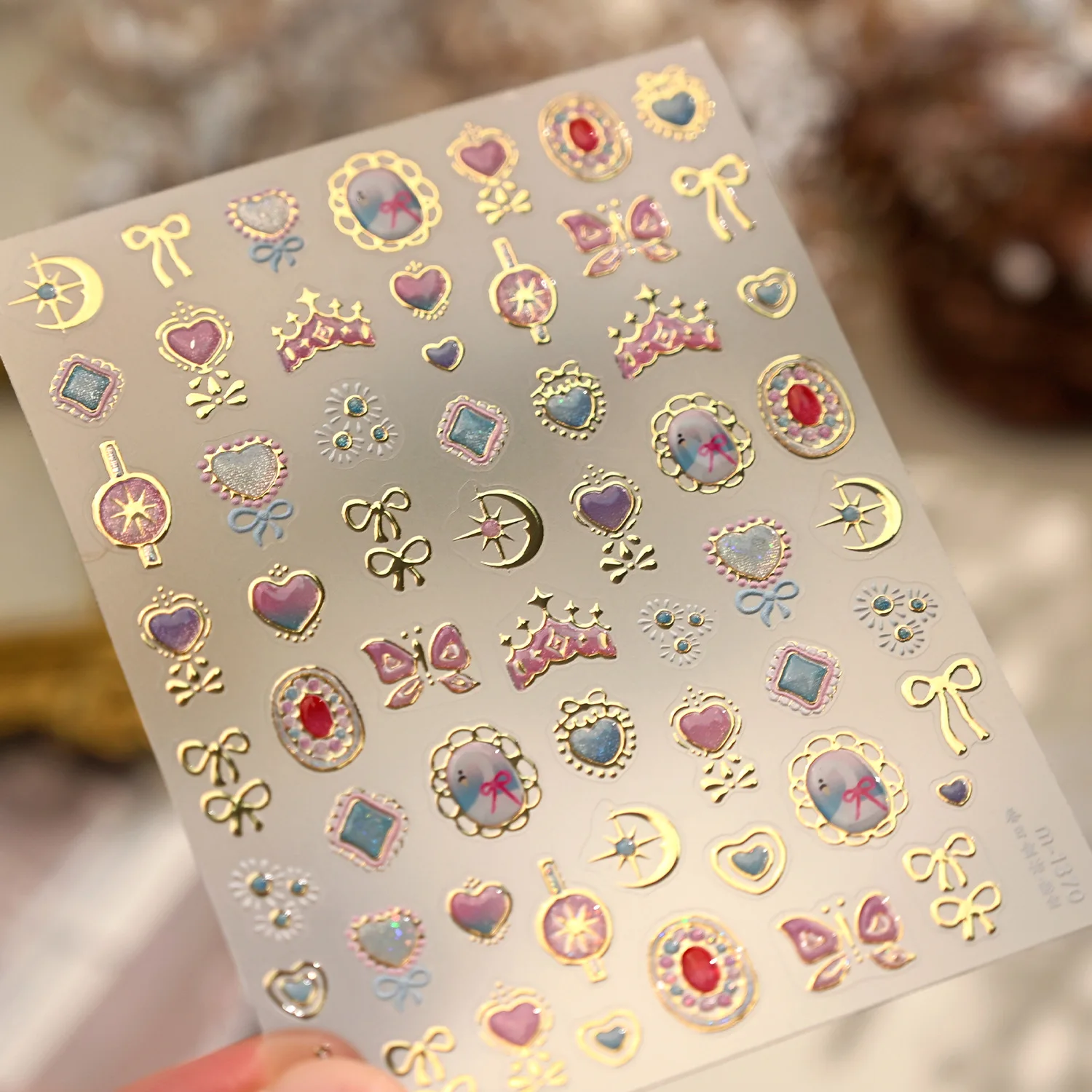Lila Rosa Herz 5D Nagelkunst-Aufkleber Goldrand Kirschblüte Stern Achteckiger Stern Perle Schleife Edelstein Selbstklebende Nagelsticker DIY – Detail 24