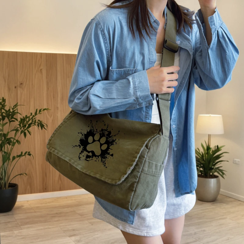 Casual Women's Shoulder Bag Paw Print Canvas Large Capacity Messenger Bag for Daily Use Crossbody Bag