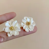White Acrylic Flower Women's Stud Earrings Folded Florals Korean Fashion Sweet Petals Irregular Female Earrings 2025 new in - Image 4