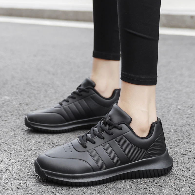 รูปสินค้า รองเท้าเชฟ Four Season Soft-Sole Anti-SLIP น้ํามันกันน้ําแบบพกพารองเท้าทํางานแฟชั่น PLUS ขนาดสบายๆรองเท้าผู้ชาย