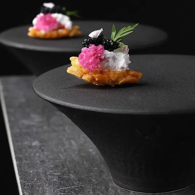 Creative Sushi Dish Specialty Tableware Restaurant Molecular Cuisine Display Plate Snack Plate High Foot Ceramic Dessert