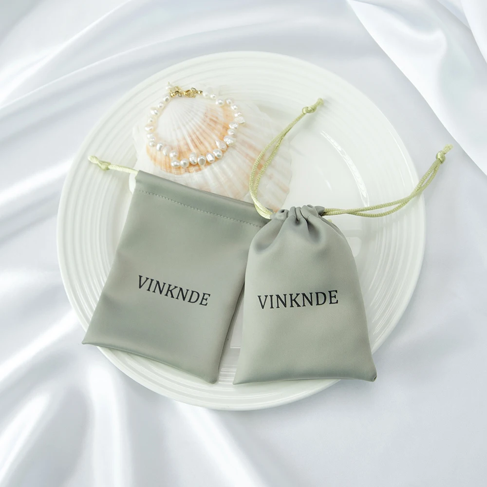 50 Stück personalisierte Seidenbeutel mit Logo und Namen, Satin-Geschenkbeutel für Hochzeiten, Süßigkeiten, Kosmetik, Make-up und Wimpern – Detail 10