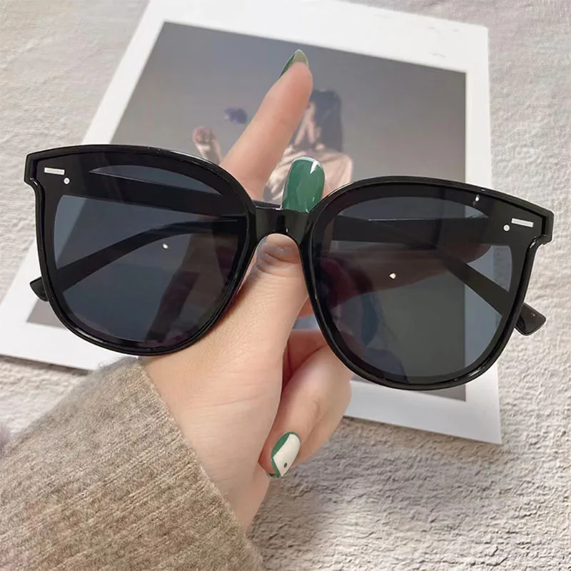

New Small Frame Square Sunglasses Women Decorative Rice Nail Fashion Sun Glasses Men Outdoor Driving Eyewear UV400 Oculos De Sol