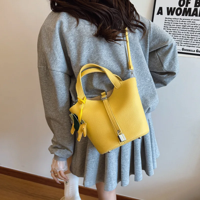 Fashion Vegetable Basket Bucket Bag Women's Autumn New Lychee Pattern Shoulder Bag Simple Solid Color Niche Messenger Bag