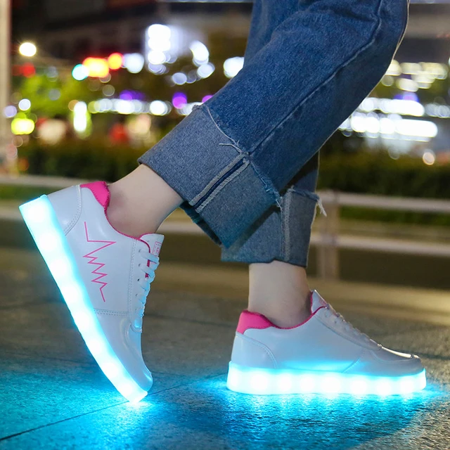 Scarpe leggere USB KRIATIV Sneakers luminose 2023 LED Casual illuminano  bambini donne adulte Shuffle scarpe ragazze _ - AliExpress Mobile