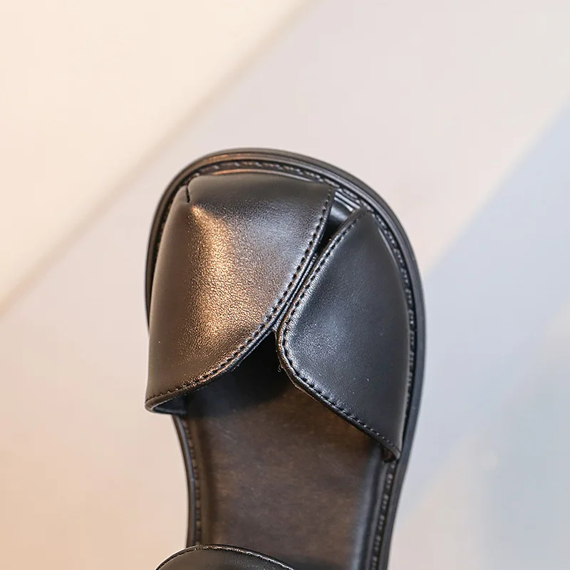 Girls Summer Sandals Toe-covered Anti-kick 2024 Brand New Children Flat Sandals Princess Retro Classic Ins Hot Fashion Soft Chic 5