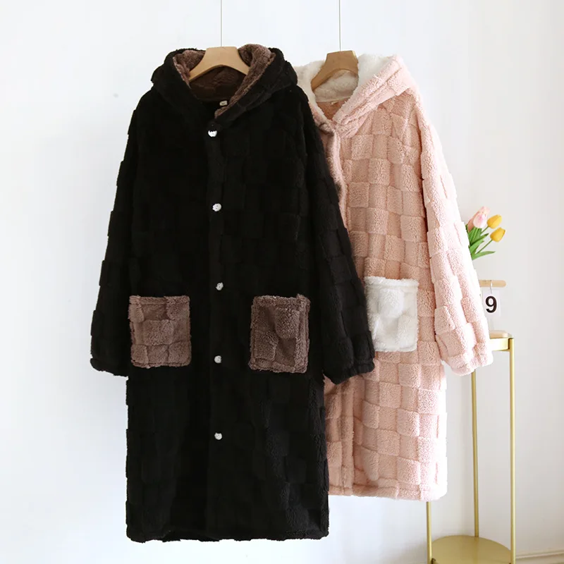 2026 New Autumn/Winter Couple Sleeping Robe, Fleece and Thickened Home Bathrobe, Men's and Women's Home Clothing Robe Bath Robe Seb1a982e76f049cc8e64727cb667685bT