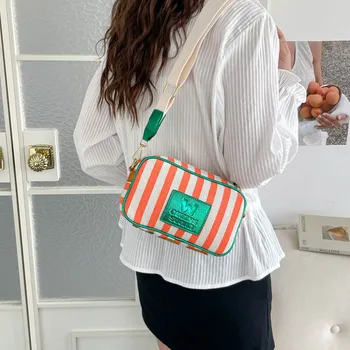 Borsa Fotografica Casual a Righe, Nuovo Stile 2026, Piccola Borsa a Tracolla Quadrata per Telefono, Versatile per Ragazze, Borsa a Spalla Stile Coreano