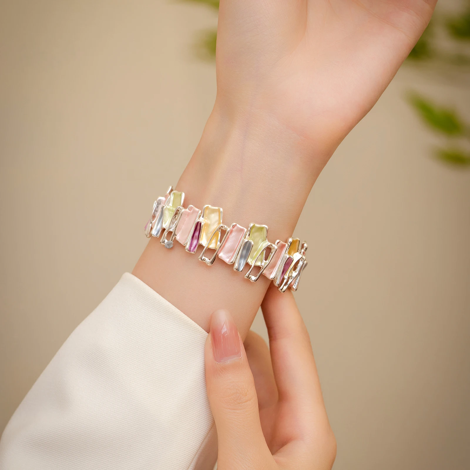 รูปสินค้า สายรัดข้อมือโลหะ สวยหรู ใส่ได้กับ Apple Watch ทุกรุ่น