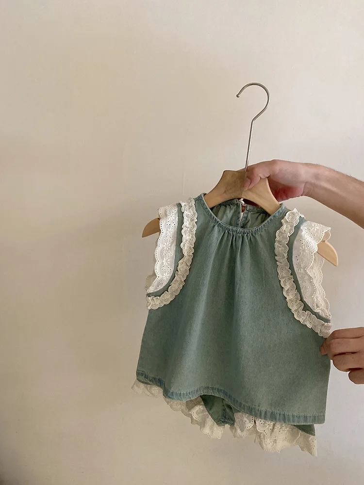 Рисунок 3 - Мягкий джинсовый костюм для девочек