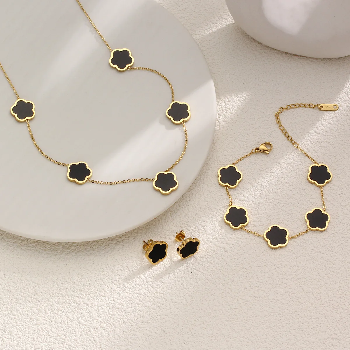 Stainless Steel Necklaces Stainless Steel Bracelet Necklace Chain Beaded Necklace Chain Necklace Pendant Necklace Pearl Chain Necklace Dome Drop Necklace Hoop Earrings Fashion Flower Necklace Earrings Set for Women Stainless Steel Design Clover Bracelet Jewelry Accessories Christmas Gift