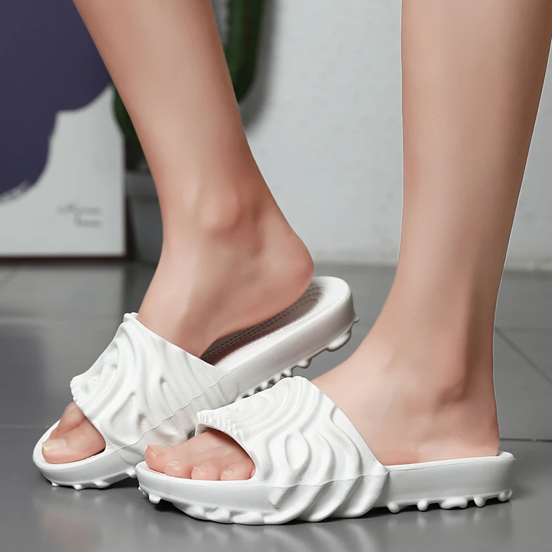 Men's Summer Slippers Soft Breathable Slip-On Home Slippers Lightweight Flip Flops for Men Beach Shoes Male Clogs