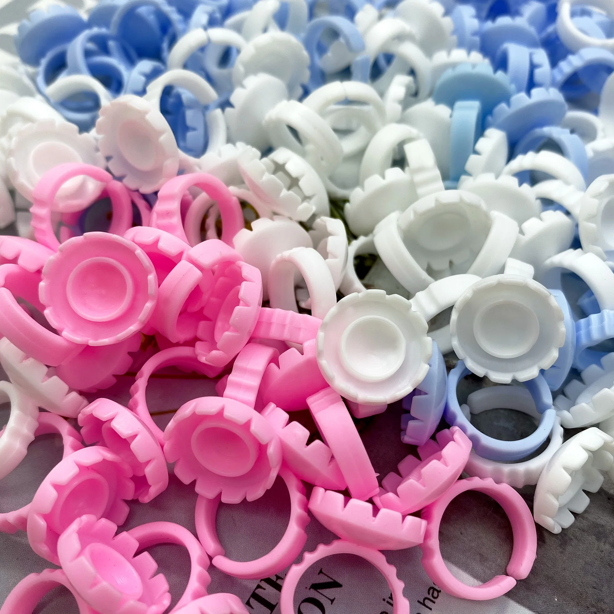 100Pcs Wholesale Disposable Eyelash Glue Fan Cup Rings Holder Container Tattoo Pigment Eyelash Extension Tools Lash Supplies