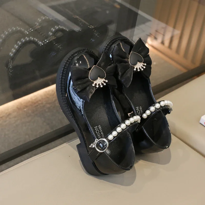Girls Party Shoes Spring Autumn Kids Leather Shoe Sweet Love Crown Fashion Versatile Children Princess Shoes Hook Loop