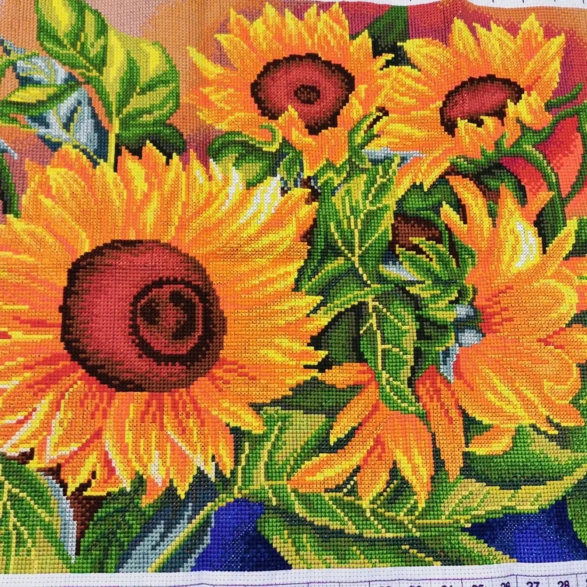 【 Pure handmade cross stitch finished product 】 Beautiful flowers, sunflower heart shaped 45 * 73 restaurant and study flowers