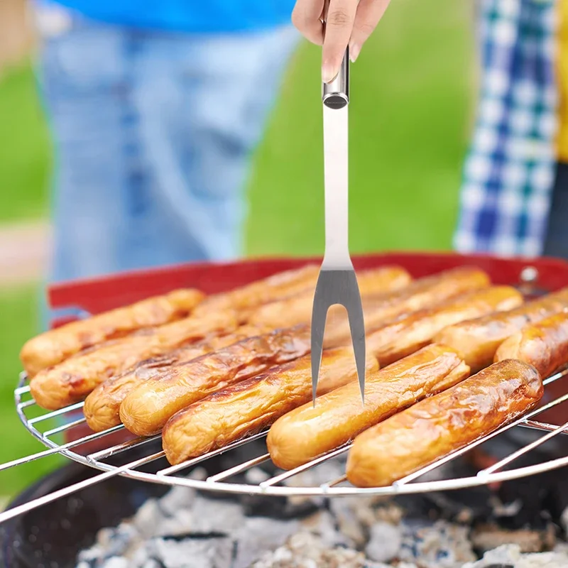 Рисунок 4 - Набор инструментов для барбекю из нержавеющей стали