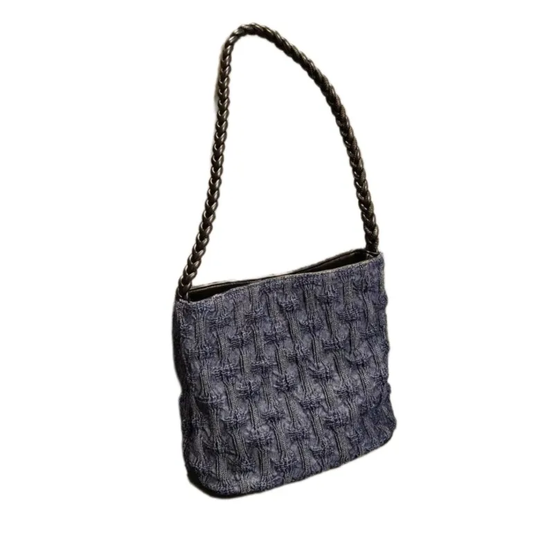 Retro Denim Crinkle Tote Bag Women Woven Strap Large Capacity Bucket Bag Ladies Casual Versatile Commuter Sle Underarm Bag 2025
