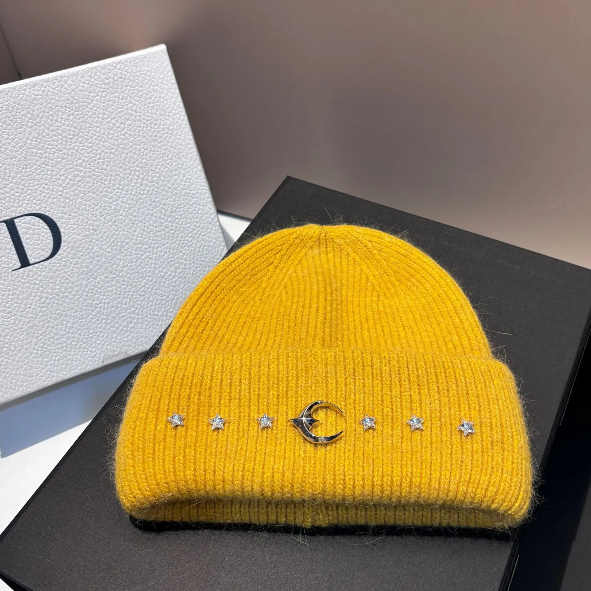 New Rabbit Fur Bifold Knit Hat Winter Warm Fashion Ear Protection Moon Beanie Outdoor Pullover Hat Women
_voghion.com