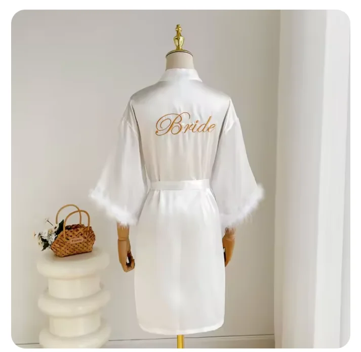 White Bride Wedding Robe with Feathers Women Satin Peignoir Sexy Bridesmids Kimono Gowns Short Bathrobe Bridal Intimate Lingerie