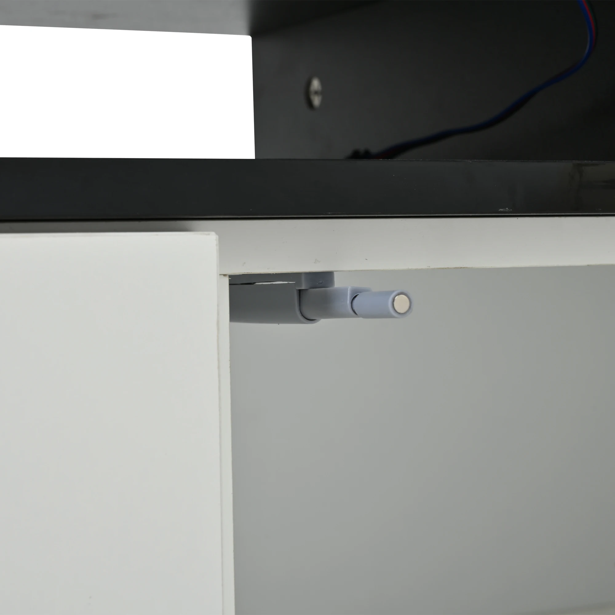 140 x 40 x 68 cm großes Wohnzimmer-Sideboard mit 2 L-förmigen Türen, Wohnzimmer-Kleiderschrank mit verstellbaren Trennwänden und LED-Leuchten – Detail 18