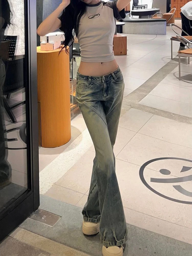 Рисунок 2 - Винтажные расклешенные брюки QWEEK