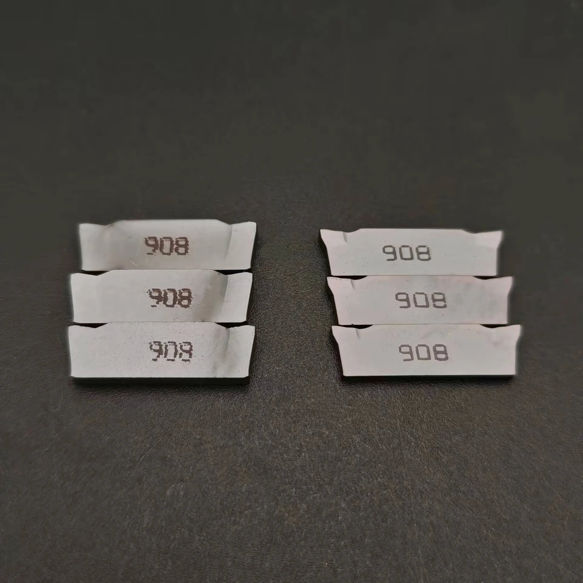 DGN2002 CDGN2002J DGN3003C DGN3003J IC908 강철 절단용 그루빙 인서트 고경도 선반 공구 블레이드 원래 품질