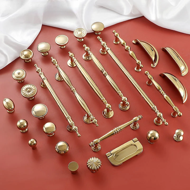 ฝรั่งเศสทองเหลืองตู้ครัวจับLuxury Bright Goldลูกบิดและมือจับสําหรับลิ้นชักตู้เสื้อผ้าDresserตู้รองเท้า 1