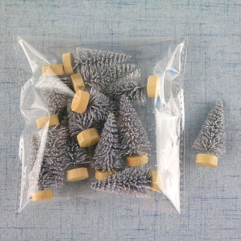 WAIZHIUA 24 alberi di Natale in miniatura, 3 colori mini alberi artificiali in sisal verde, ornamenti invernali in plastica, modello da tavolo, fai da te, decorazione per feste (4 dimensioni